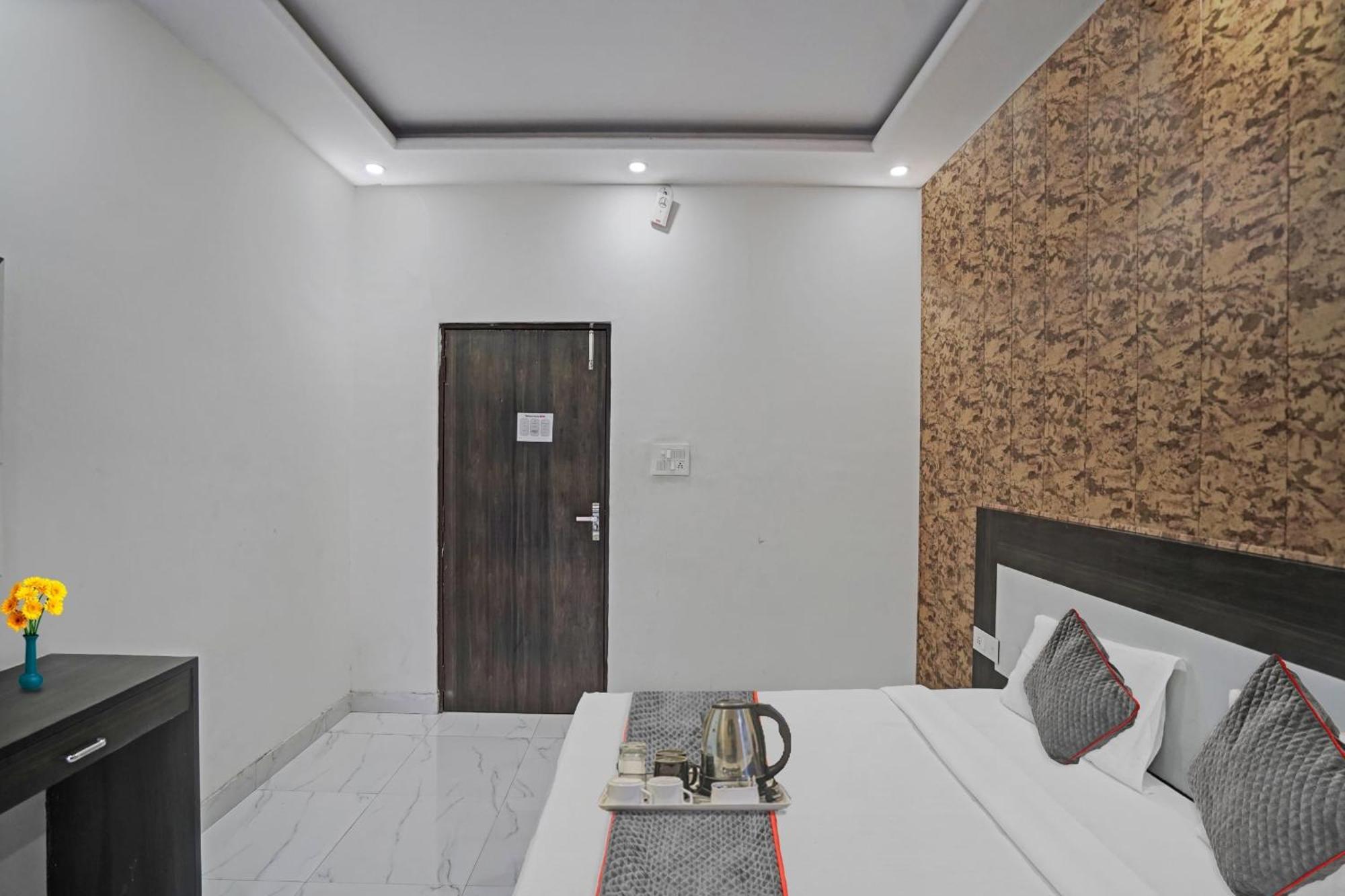 Collection O Rajvanshi Paradise Gurgaon Exterior photo