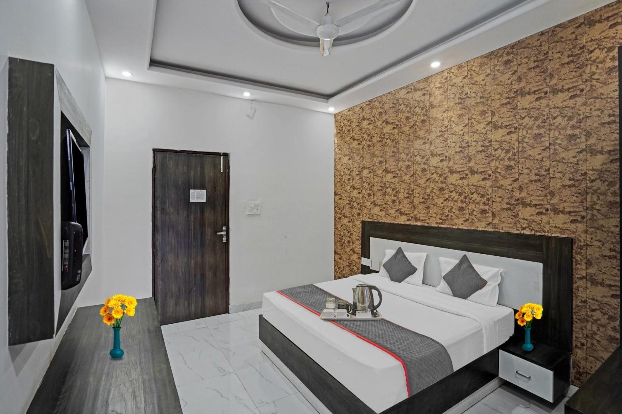 Collection O Rajvanshi Paradise Gurgaon Exterior photo