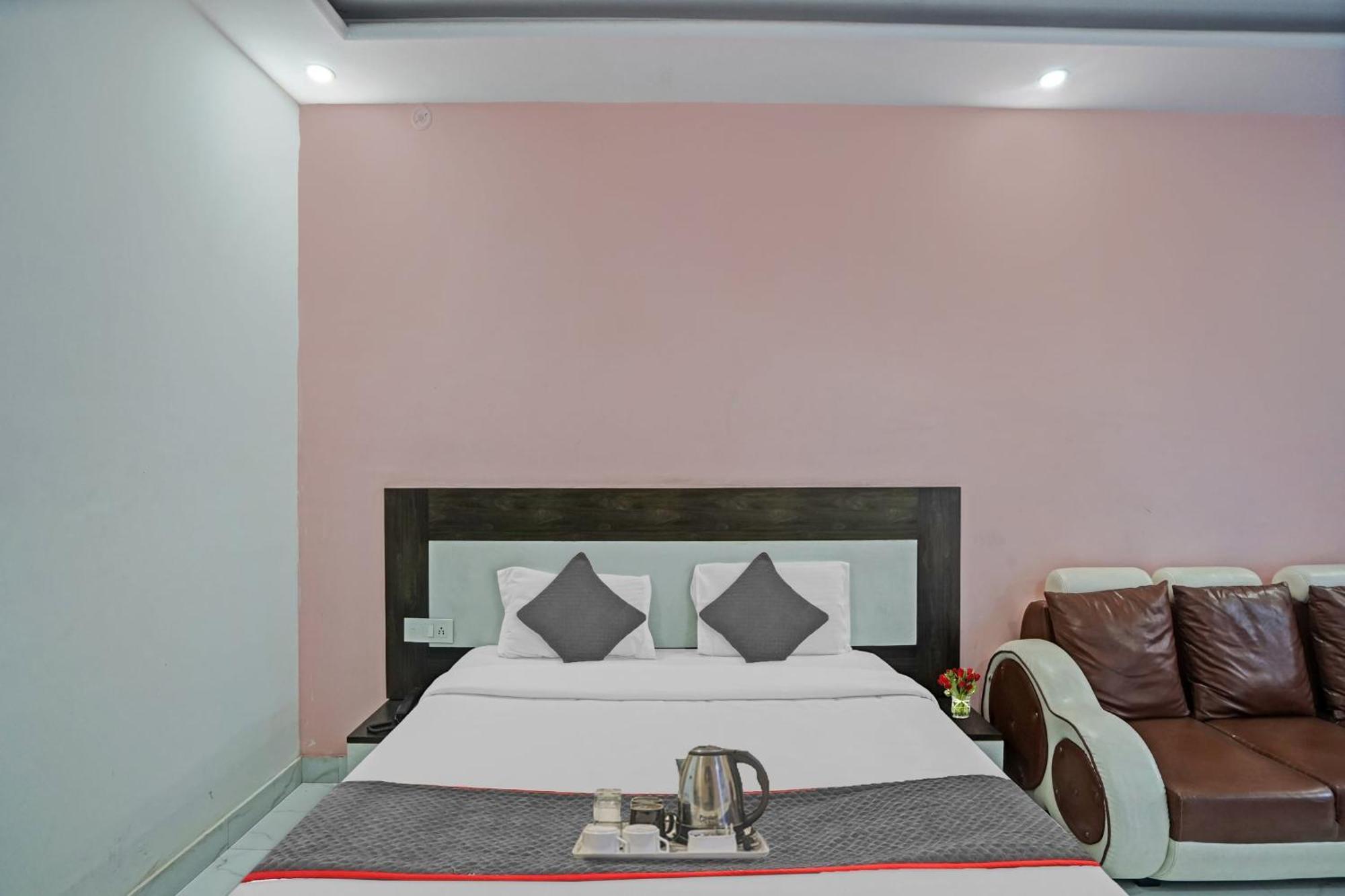Collection O Rajvanshi Paradise Gurgaon Exterior photo
