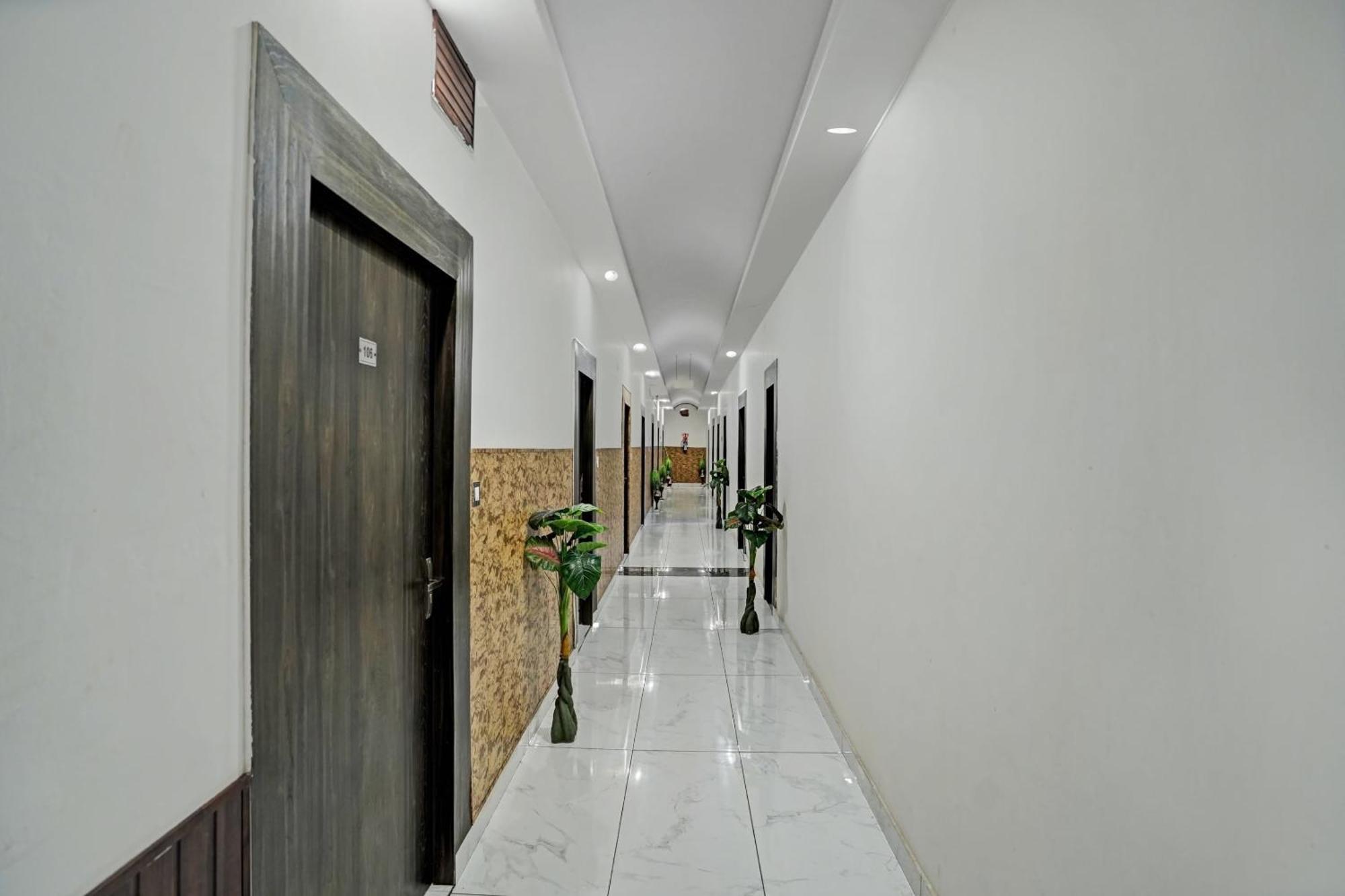 Collection O Rajvanshi Paradise Gurgaon Exterior photo
